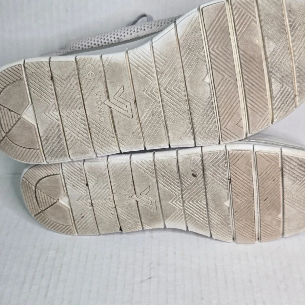 Vionic Joey Size 8 Leather Perforated Lace Up Walking Sneakers